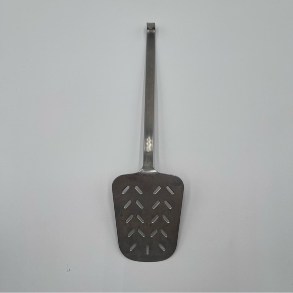 LE CREUSET Stainless Steel Slotted Large Spatula Hanging Discontinued - Picture 6 of 6